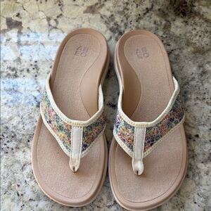 ABEO Women's Maddie Sandal in Ditzy Floral